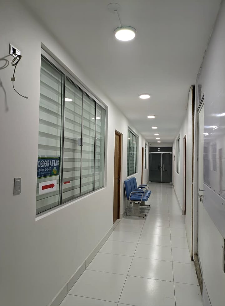 Pasillo de consultorios